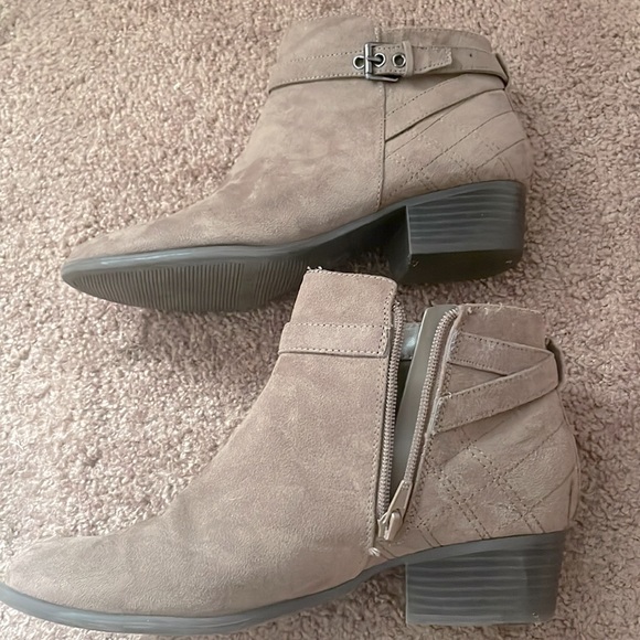 Unisa Shoes - Heel shoes